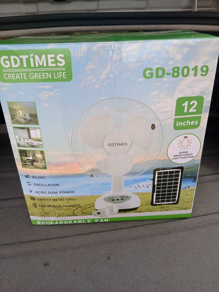 Ventilateur solaire multi fonction