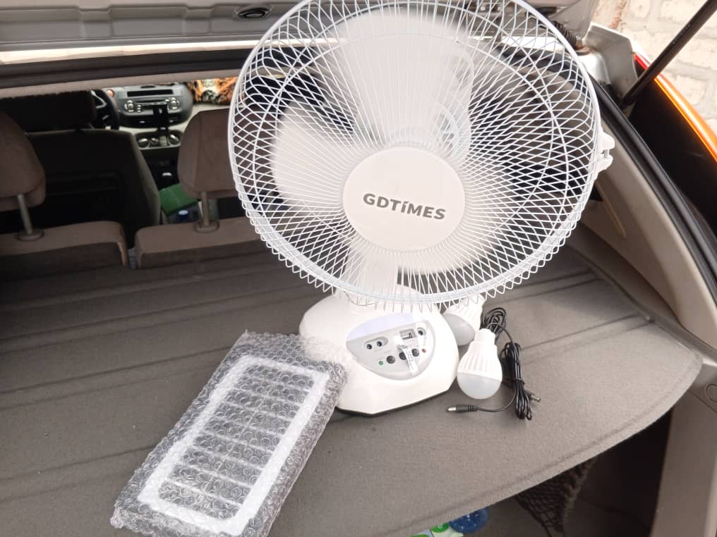 Ventilateur solaire multi fonction